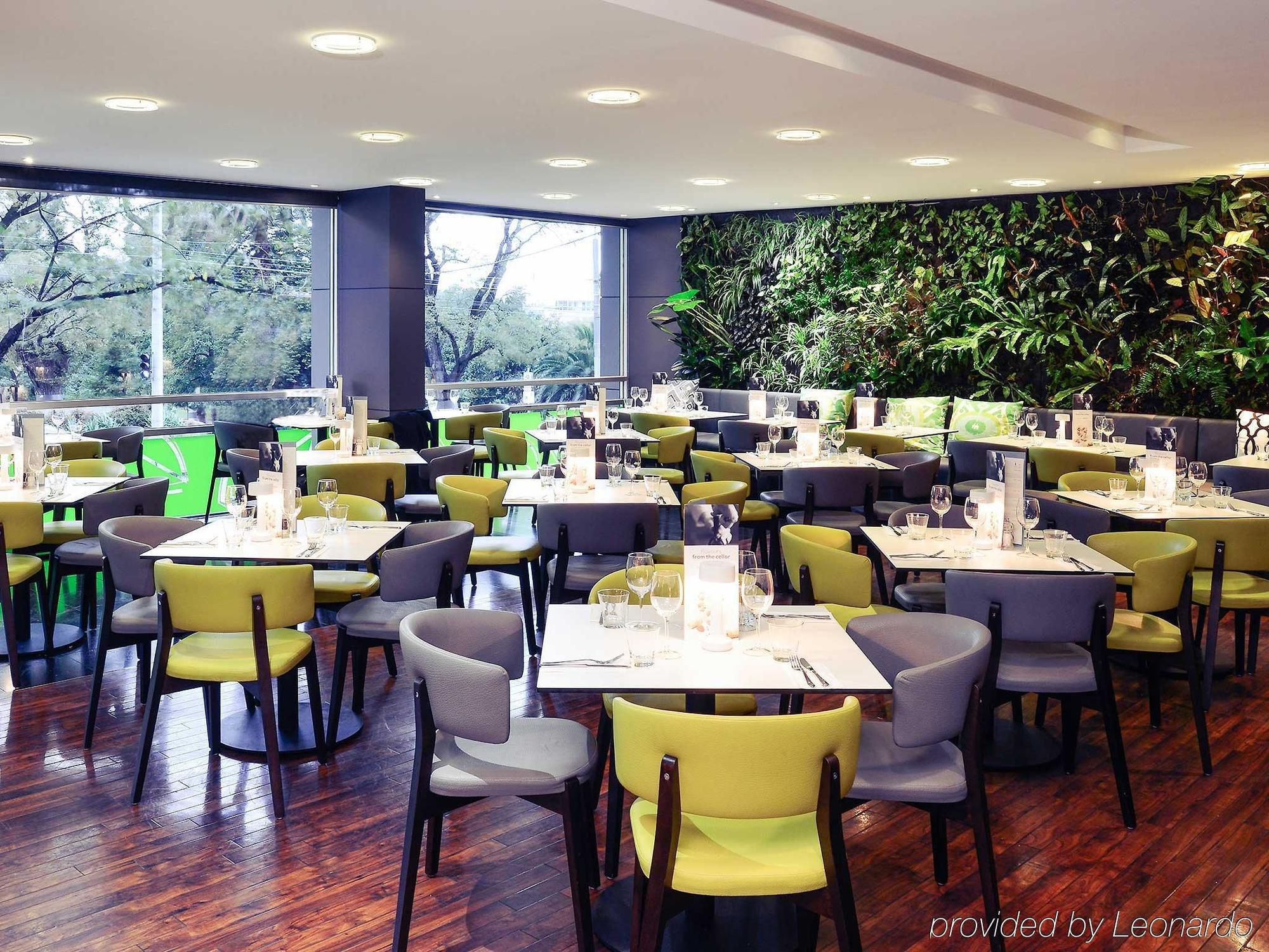 Mercure Melbourne Treasury Gardens Eksteriør billede